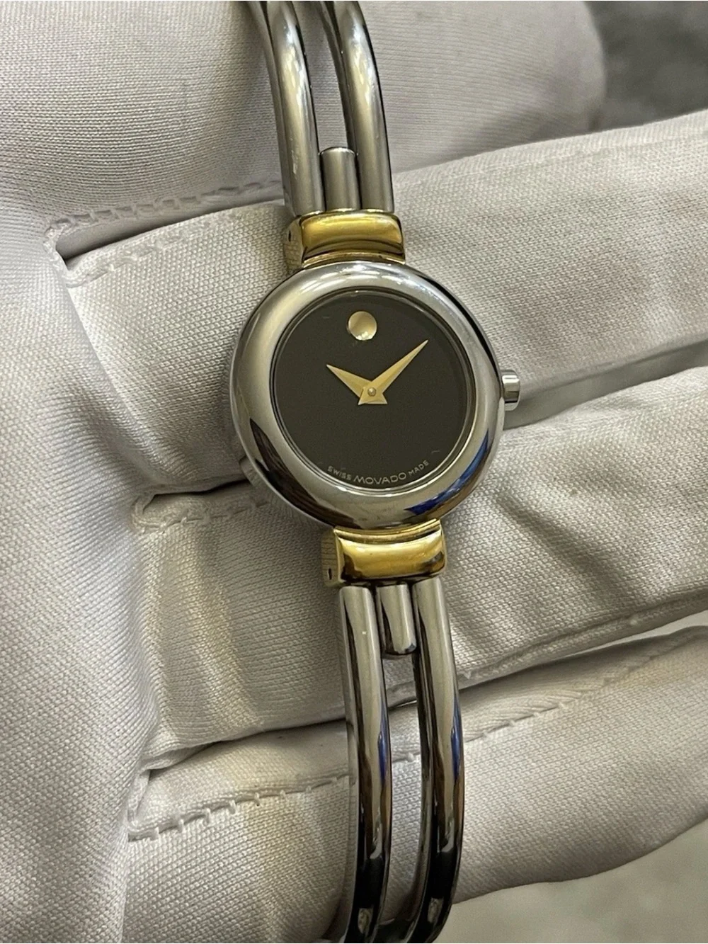 Movado Harmony Women's Watch Two-Tone Silver Gold Black Dial 23.5mm Swiss Quartz